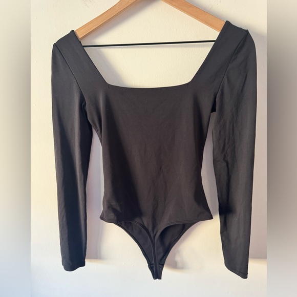 Babaton Black Long Sleeve Bodysuit Small - Picture 2 of 4